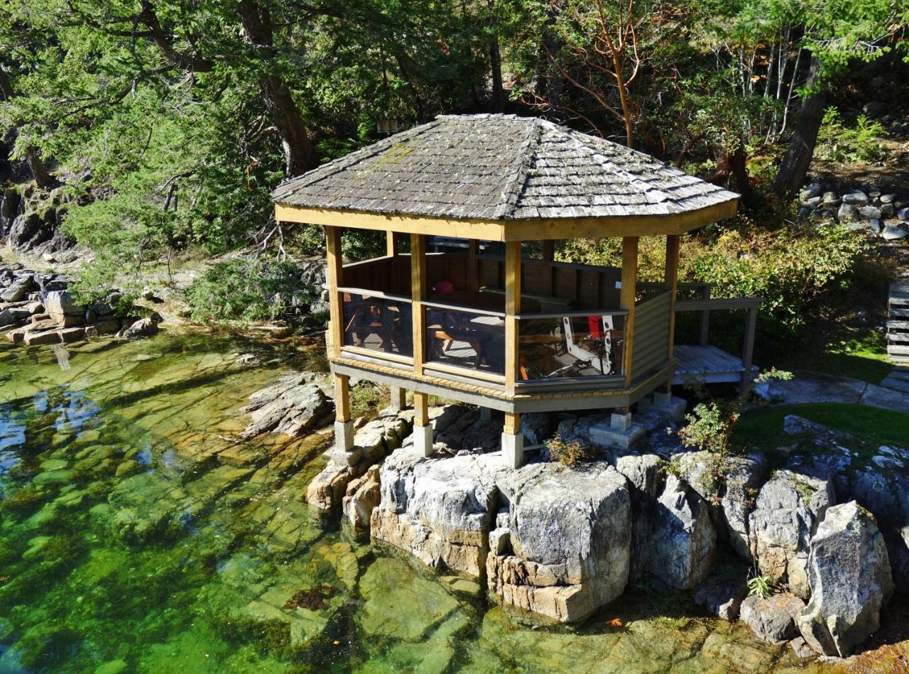 Pender Harbour Resort & Marina Garden Bay Ngoại thất bức ảnh